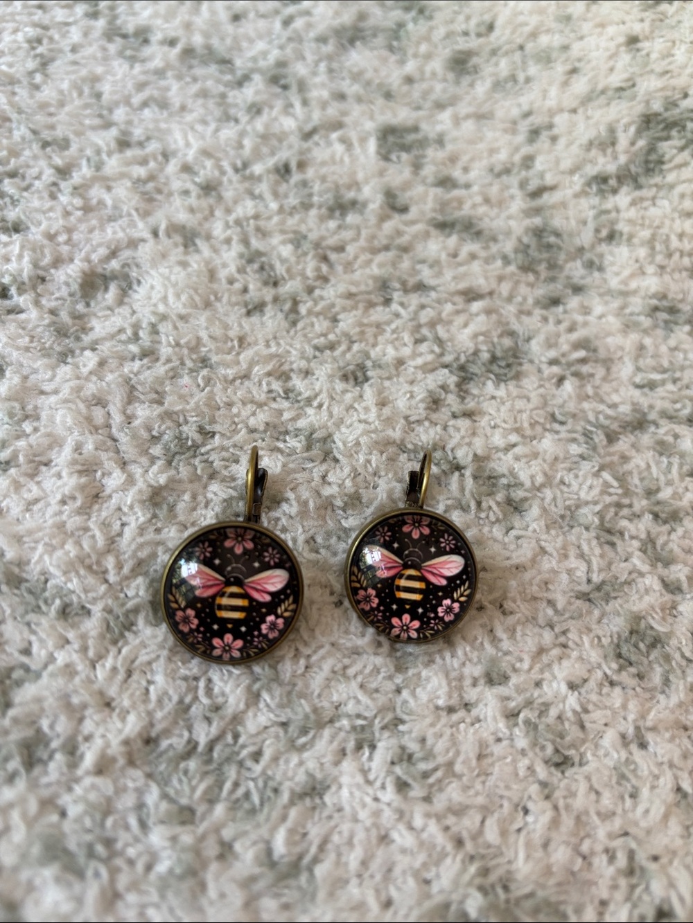 Pink Bee & Floral Glass Cabachon Pierced Lever Back Earrings NWT HC